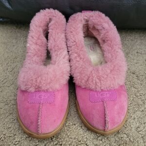 UGG Rylan Slippers Limited Edition Fuschia Inside/Outdoor Size 7
